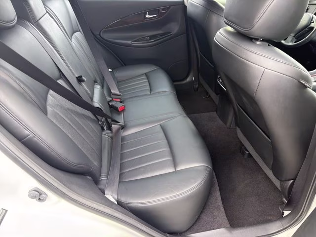 2017 Majestic White Infiniti QX50 Base RWD SUV