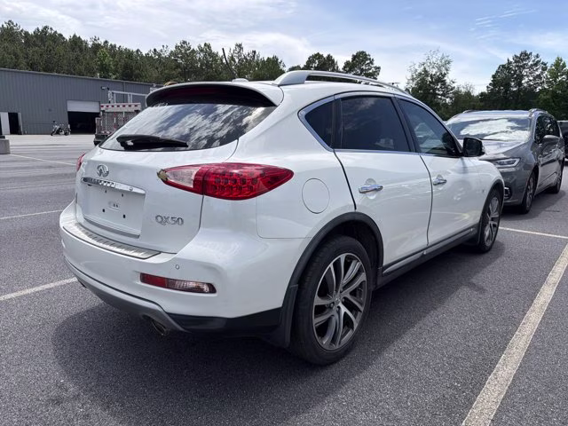 2017 Majestic White Infiniti QX50 Base RWD SUV