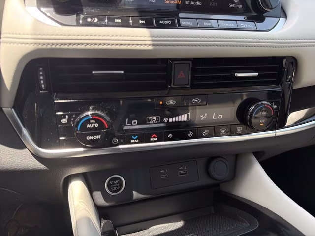 2023 Pearl White Tricoat Nissan Rogue SL FWD SUV