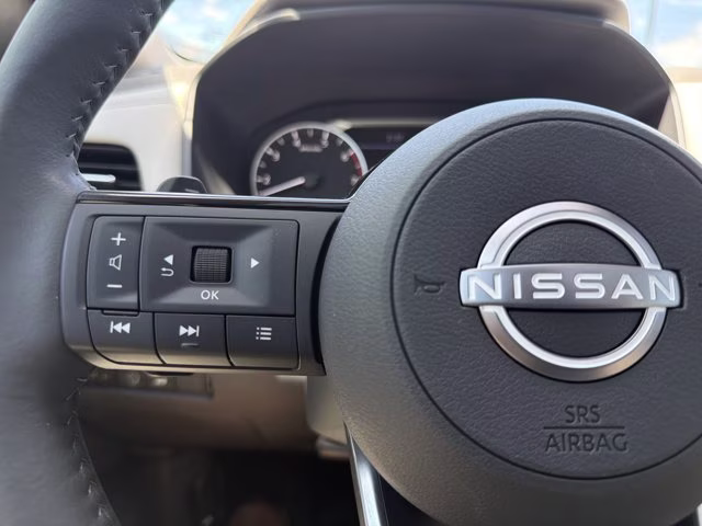 2023 Pearl White Tricoat Nissan Rogue SL FWD SUV