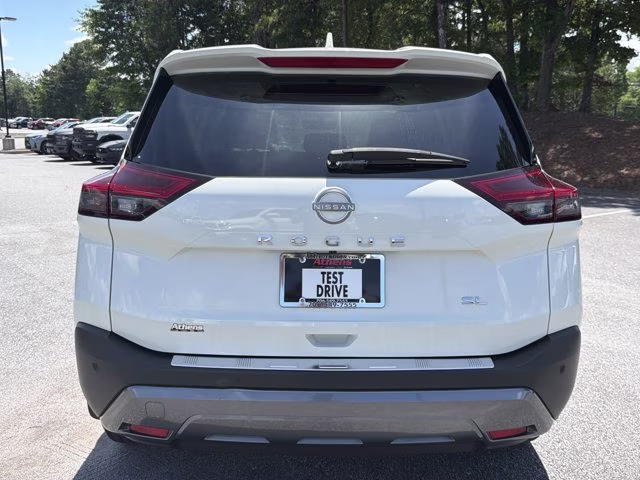 2023 Pearl White Tricoat Nissan Rogue SL FWD SUV