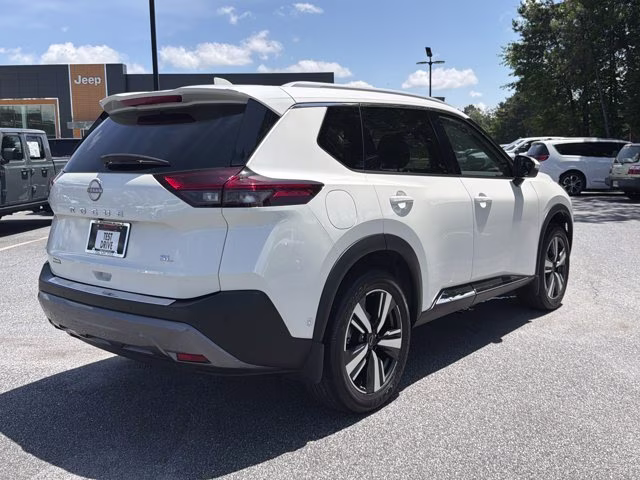 2023 Pearl White Tricoat Nissan Rogue SL FWD SUV