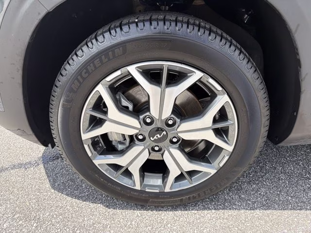 2023 Gravity Gray Kia Seltos EX AWD SUV