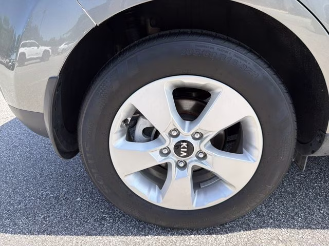 2019 Titanium Gray Kia Soul Base FWD Hatchback