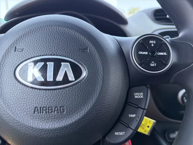 2019 Titanium Gray Kia Soul Base FWD Hatchback