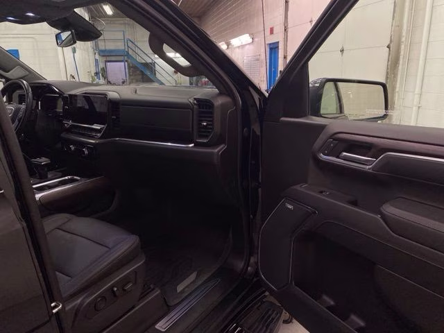 2023 Onyx Black GMC Sierra 1500 SLT 4X4 Truck