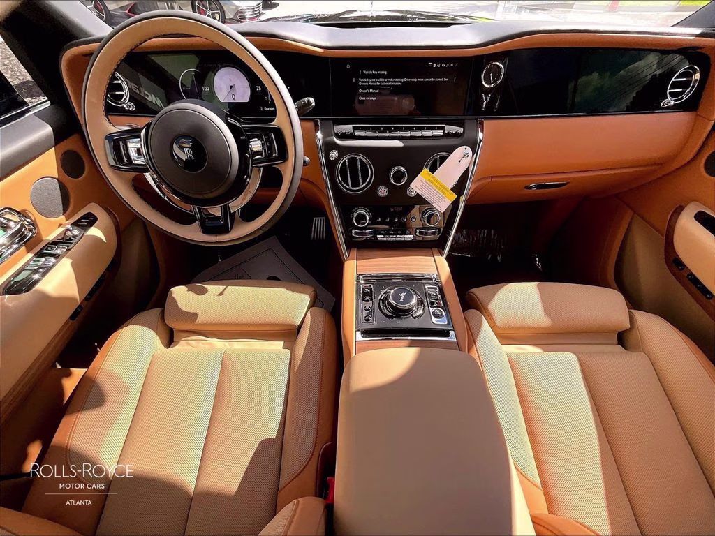 2027 Midnight Sapphire Rolls-Royce Cullinan AWD SUV