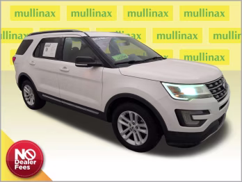 2017 White Platinum Clearcoat Metallic Ford Explorer XLT FWD SUV