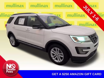 2017 White Platinum Clearcoat Metallic Ford Explorer XLT FWD SUV