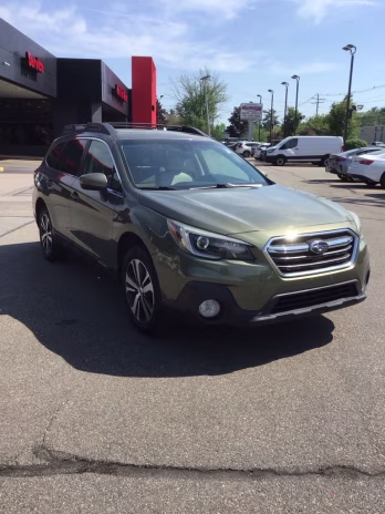 2018 Wilderness Green Metallic Subaru Outback 2.5i AWD SUV