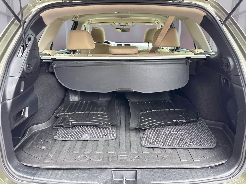 2018 Wilderness Green Metallic Subaru Outback 2.5i AWD SUV