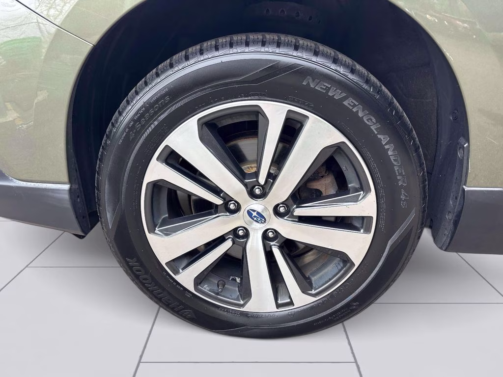 2018 Wilderness Green Metallic Subaru Outback 2.5i AWD SUV
