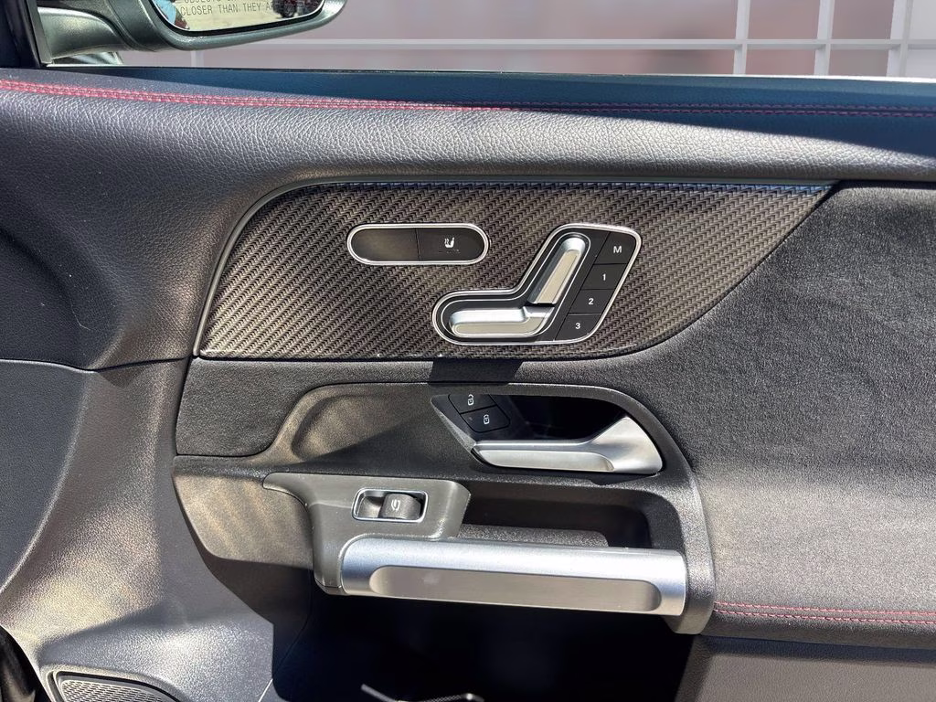 2021 Black Mercedes-Benz GLB GLB 250 AWD SUV