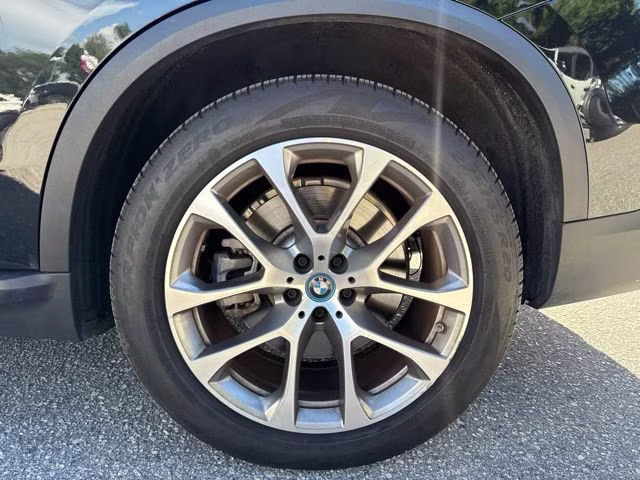 2025 Black Sapphire Metallic BMW X5 xDrive50e AWD SUV