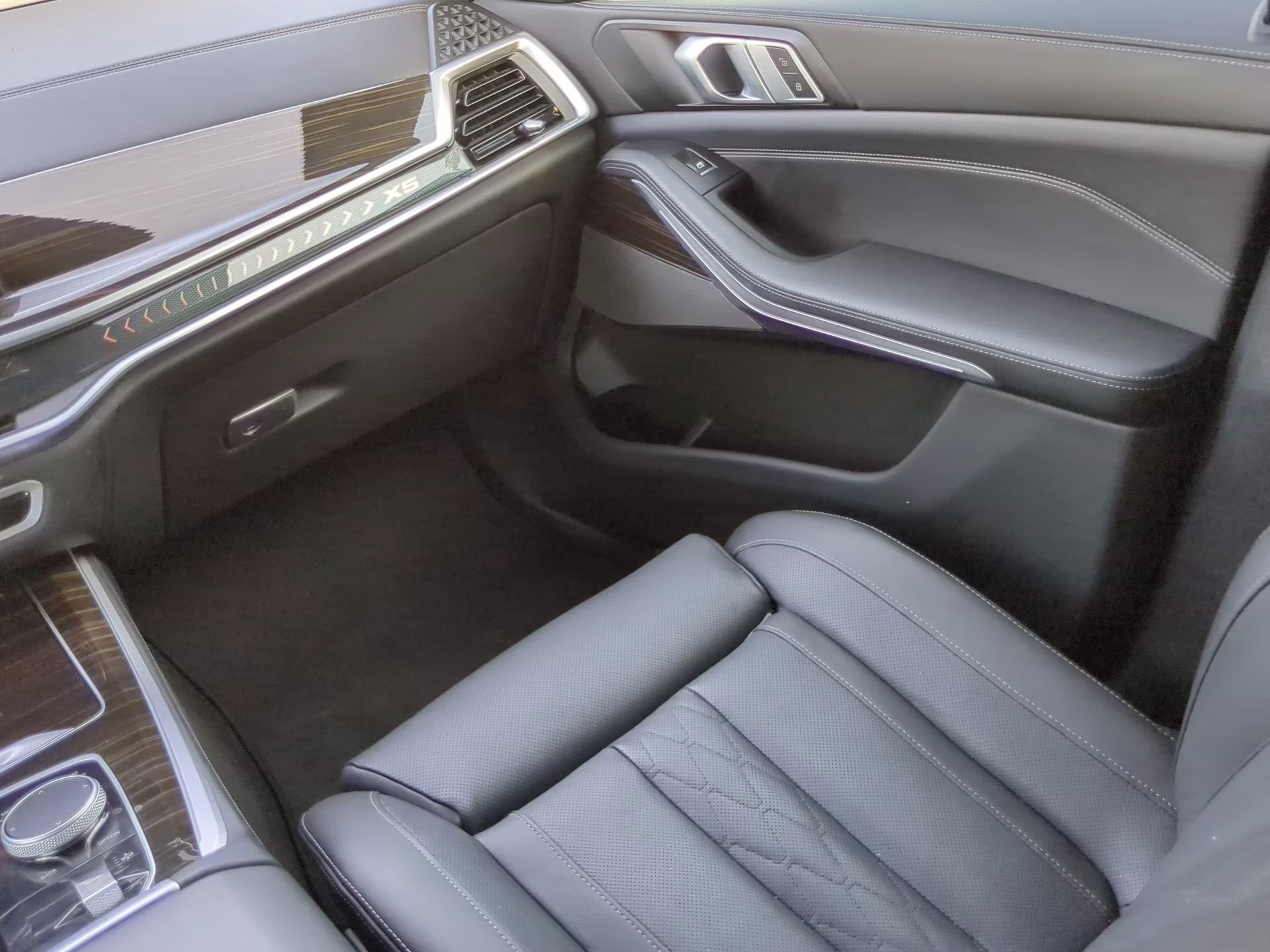 2025 Black Sapphire Metallic BMW X5 xDrive50e AWD SUV