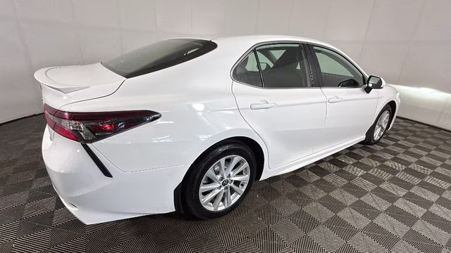 2024 Ice Cap Toyota Camry SE FWD Sedan