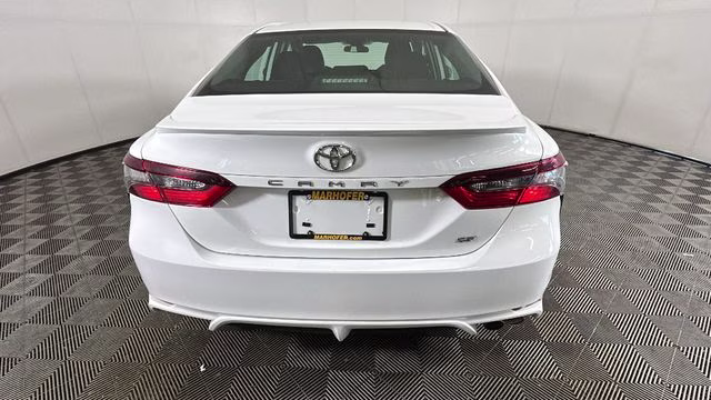 2024 Ice Cap Toyota Camry SE FWD Sedan
