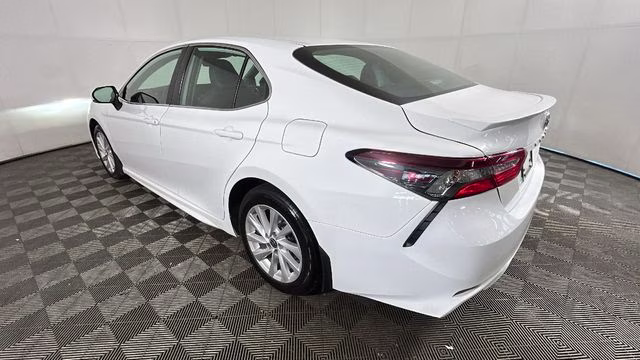 2024 Ice Cap Toyota Camry SE FWD Sedan