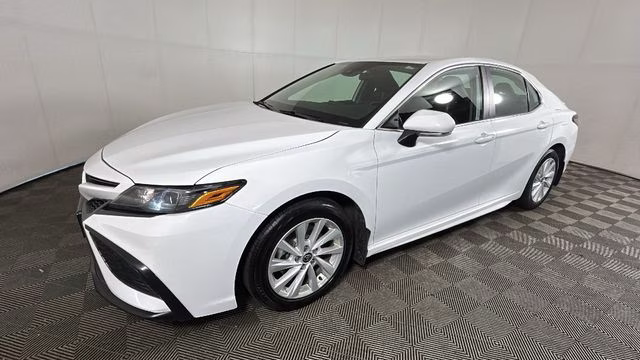 2024 Ice Cap Toyota Camry SE FWD Sedan