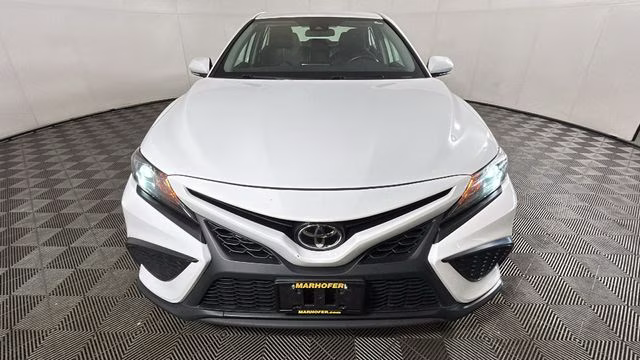 2024 Ice Cap Toyota Camry SE FWD Sedan