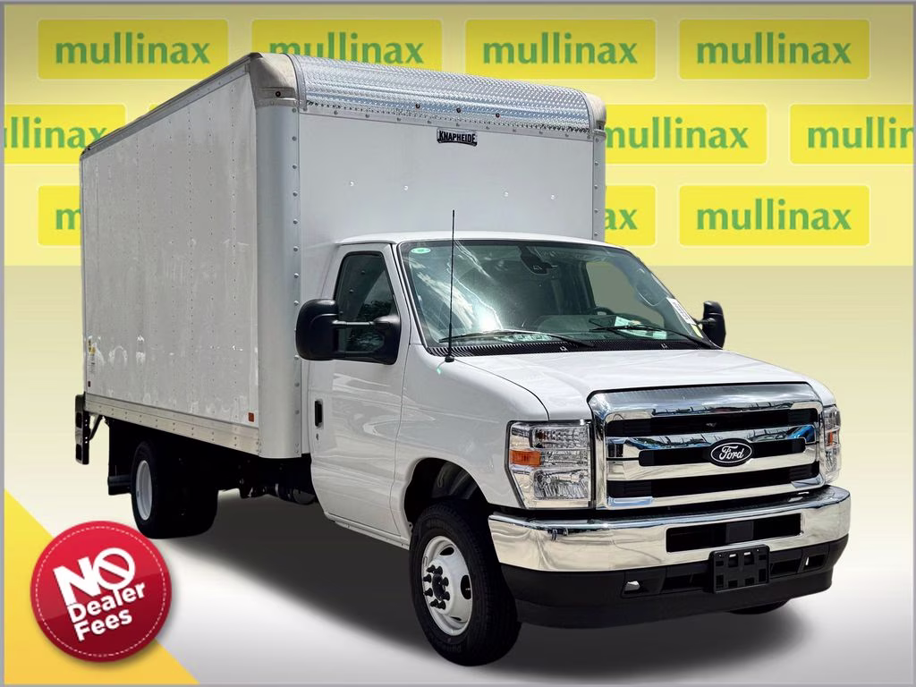 2027 Oxford White Ford E-450SD Base RWD Truck