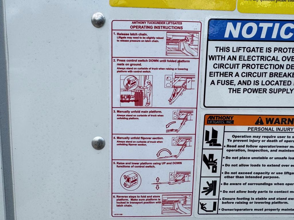 2027 Oxford White Ford E-450SD Base RWD Truck