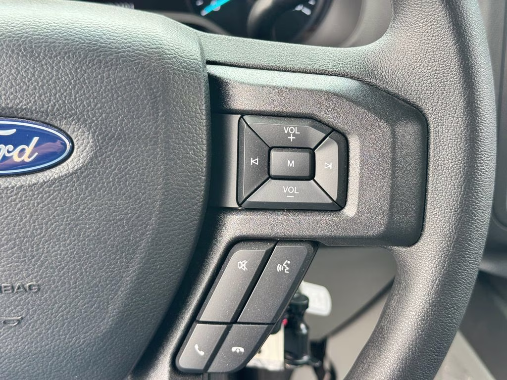 2027 Oxford White Ford E-450SD Base RWD Truck