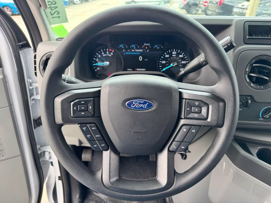 2027 Oxford White Ford E-450SD Base RWD Truck