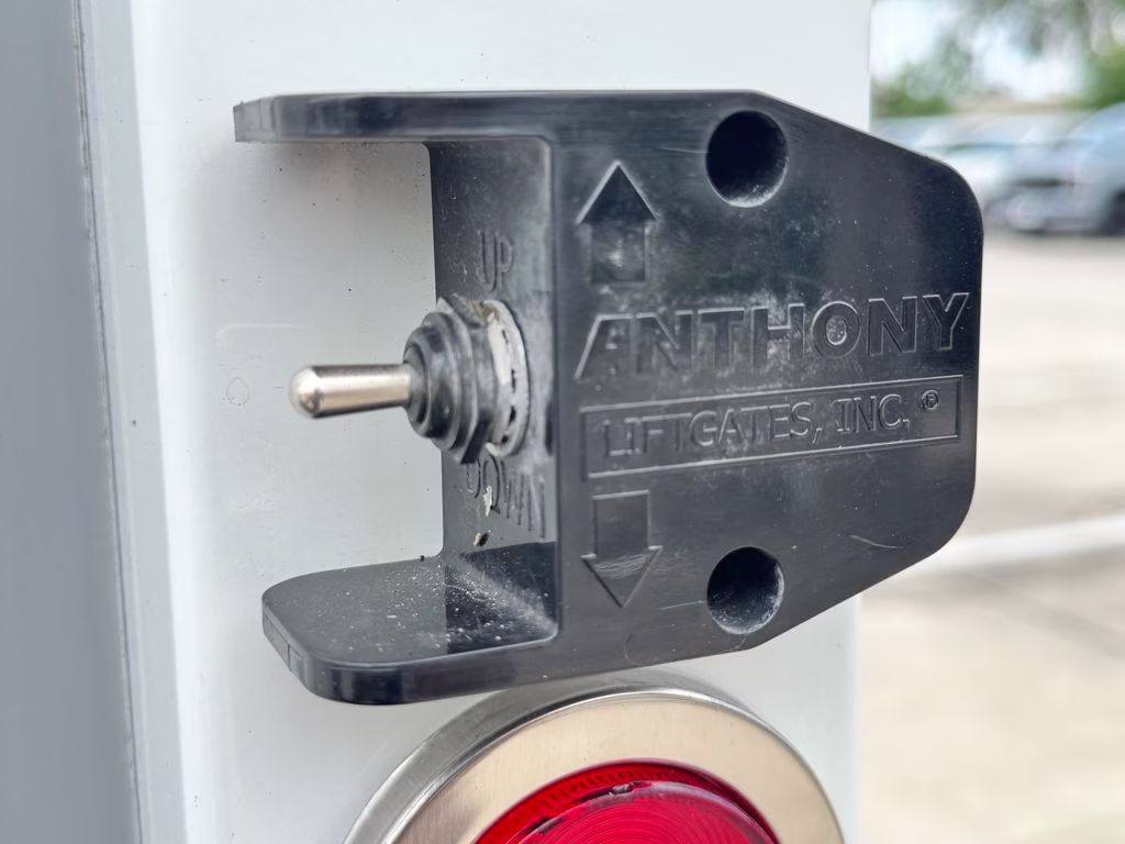2027 Oxford White Ford E-450SD Base RWD Truck