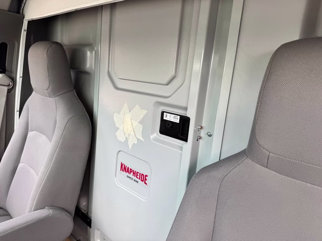 2027 Oxford White Ford E-450SD Base RWD Truck