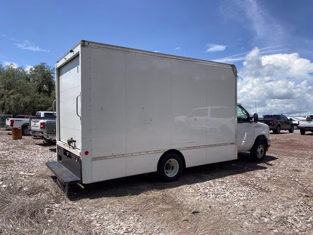 2023 Oxford White Ford E-450SD Base RWD Truck