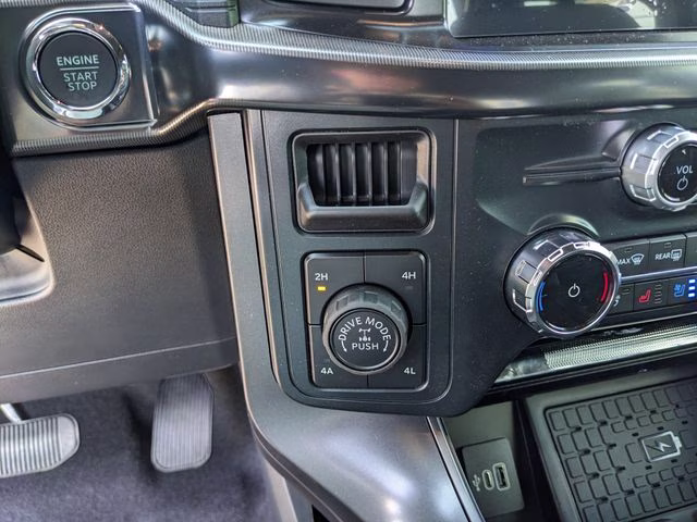 2026 Black Metallic Ford F-150 Lariat 4X4 Truck