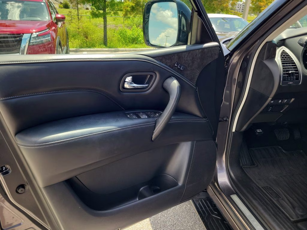 2023 Anthracite Gray INFINITI QX80 LUXE 4X4 SUV