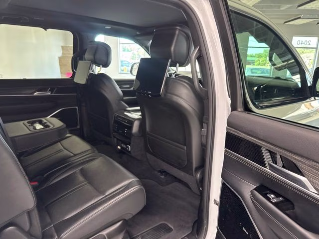 2022 Bright White Clearcoat Jeep Wagoneer Series III 4X4 SUV