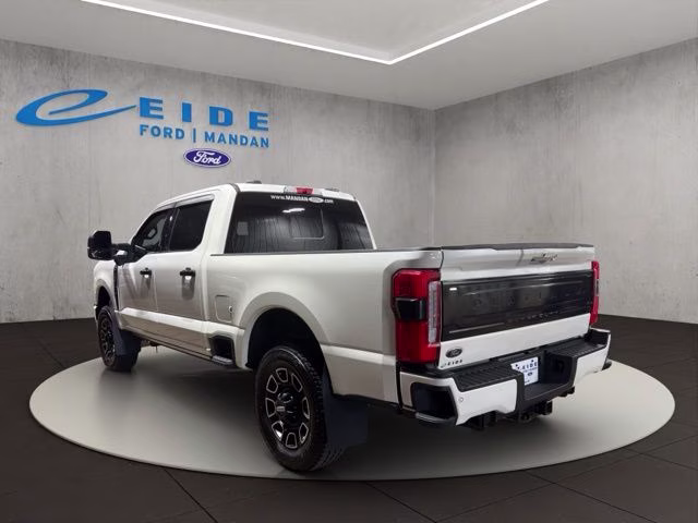 2023 Star White Metallic Tri-Coat Ford Super Duty F-350 SRW Platinum 4X4 Truck