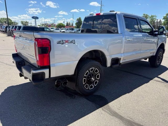 2023 Iconic Silver Metallic Ford Super Duty F-350 SRW Platinum 4X4 Truck