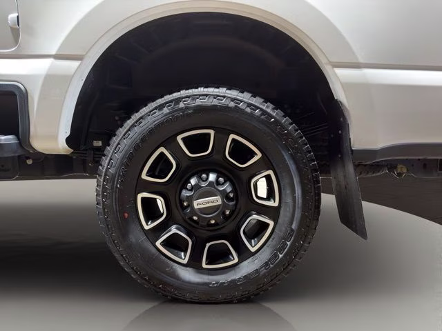 2023 Star White Metallic Tri-Coat Ford Super Duty F-350 SRW Platinum 4X4 Truck