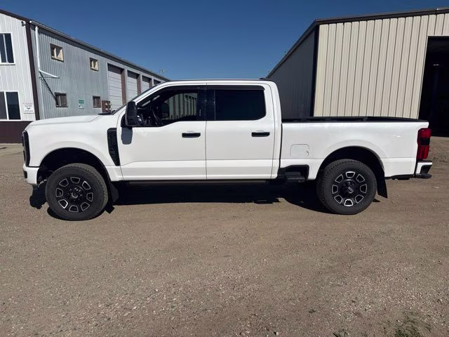 2023 Star White Metallic Tri-Coat Ford Super Duty F-350 SRW 4X4 Truck