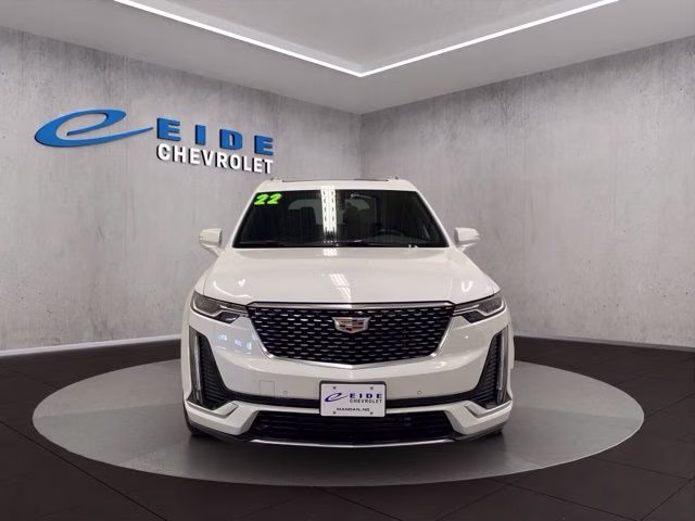 2022 Crystal White Tricoat Cadillac XT6 Premium Luxury AWD SUV