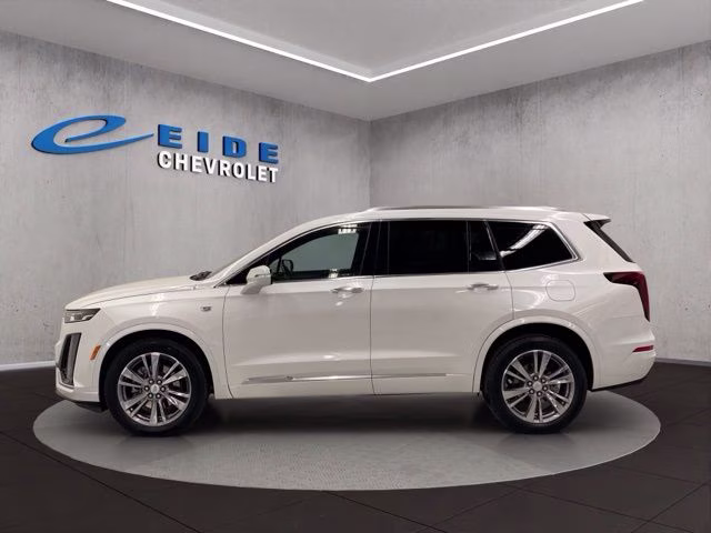 2022 Crystal White Tricoat Cadillac XT6 Premium Luxury AWD SUV