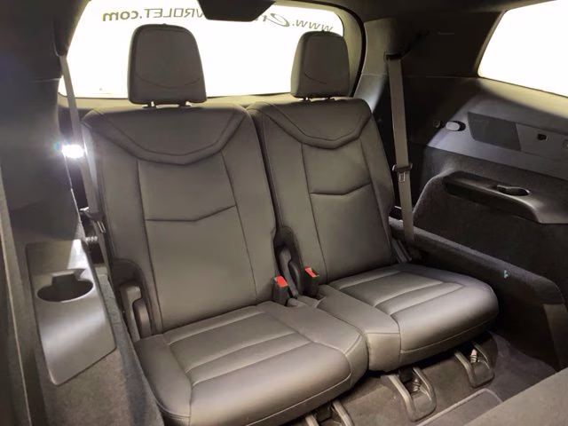 2022 Crystal White Tricoat Cadillac XT6 Premium Luxury AWD SUV