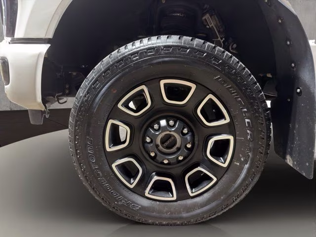 2023 Star White Metallic Tri-Coat Ford Super Duty F-350 SRW Platinum 4X4 Truck
