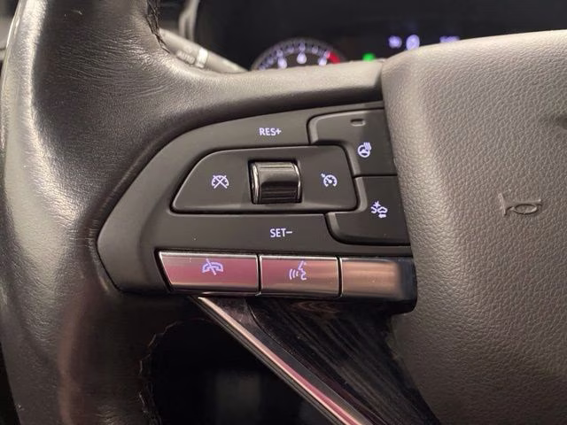 2022 Crystal White Tricoat Cadillac XT6 Premium Luxury AWD SUV