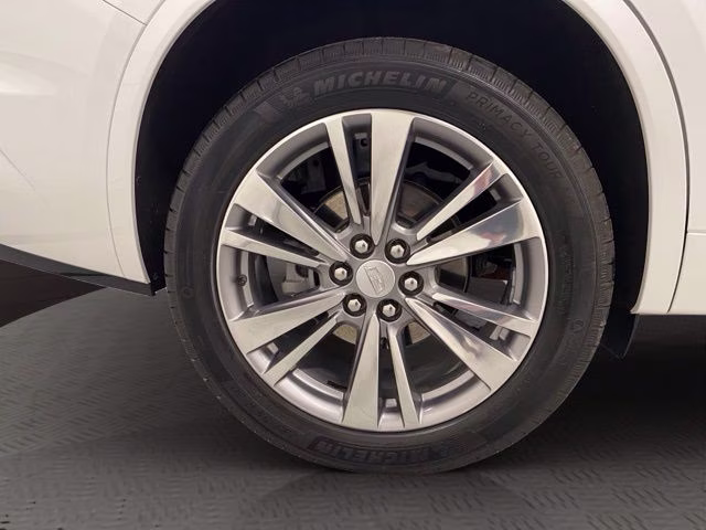 2022 Crystal White Tricoat Cadillac XT6 Premium Luxury AWD SUV