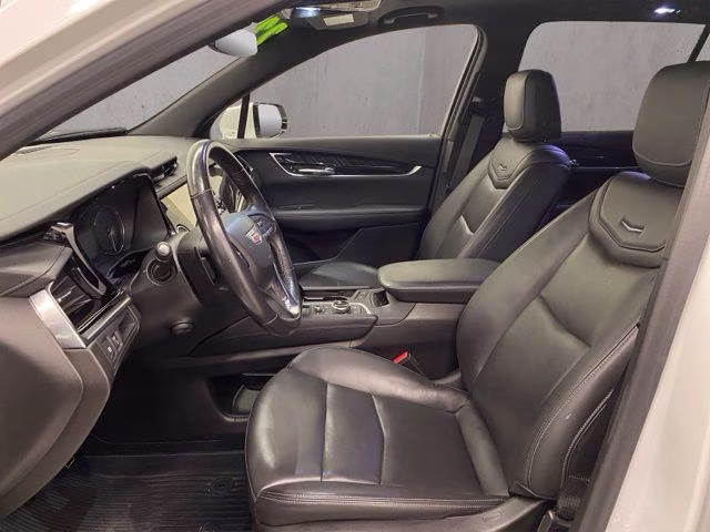 2022 Crystal White Tricoat Cadillac XT6 Premium Luxury AWD SUV