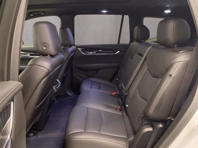 2022 Crystal White Tricoat Cadillac XT6 Premium Luxury AWD SUV