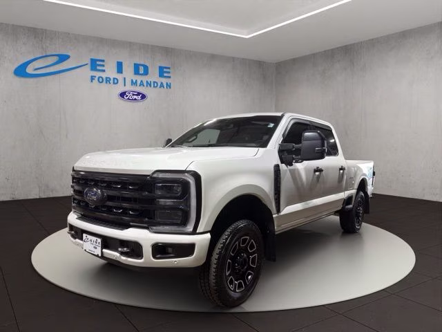 2023 Star White Metallic Tri-Coat Ford Super Duty F-350 SRW Platinum 4X4 Truck