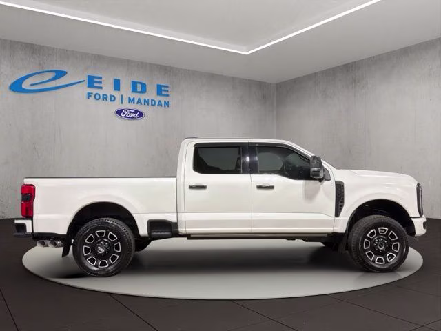 2023 Star White Metallic Tri-Coat Ford Super Duty F-350 SRW Platinum 4X4 Truck