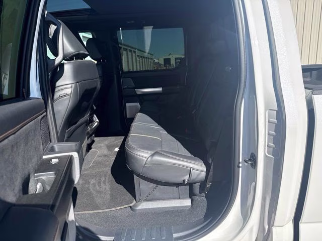 2023 Star White Metallic Tri-Coat Ford Super Duty F-350 SRW 4X4 Truck