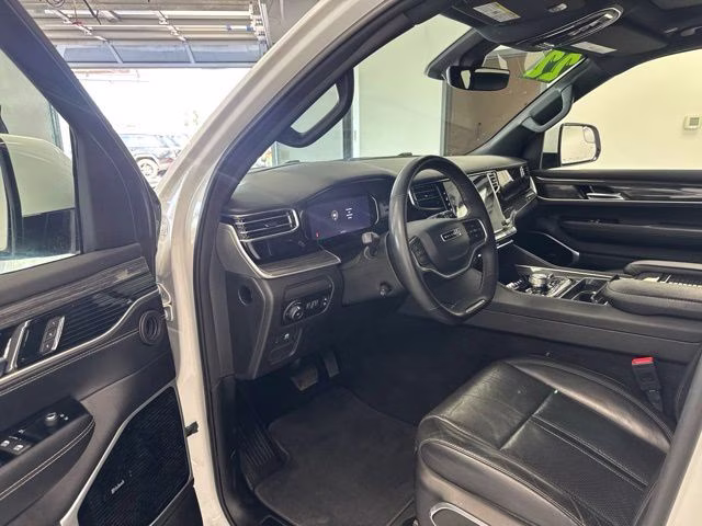 2022 Bright White Clearcoat Jeep Wagoneer Series III 4X4 SUV
